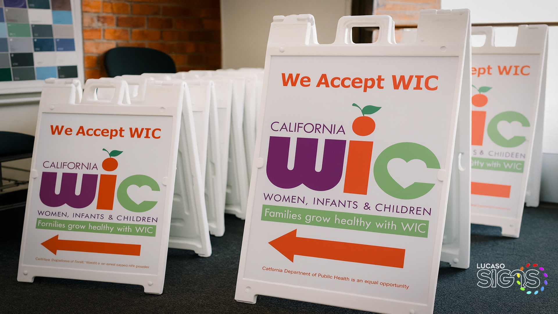 Custom teardrop flags with hard floor stand by lucaso signs