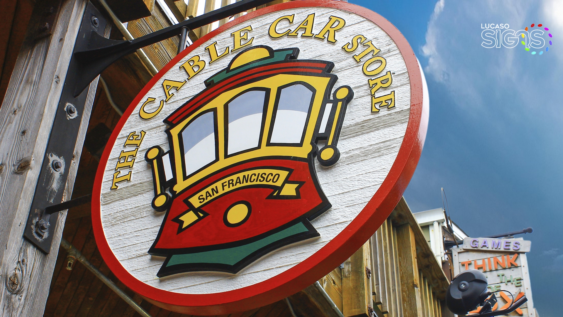 Carving-sign-blade-system-round-by-lucaso-signs