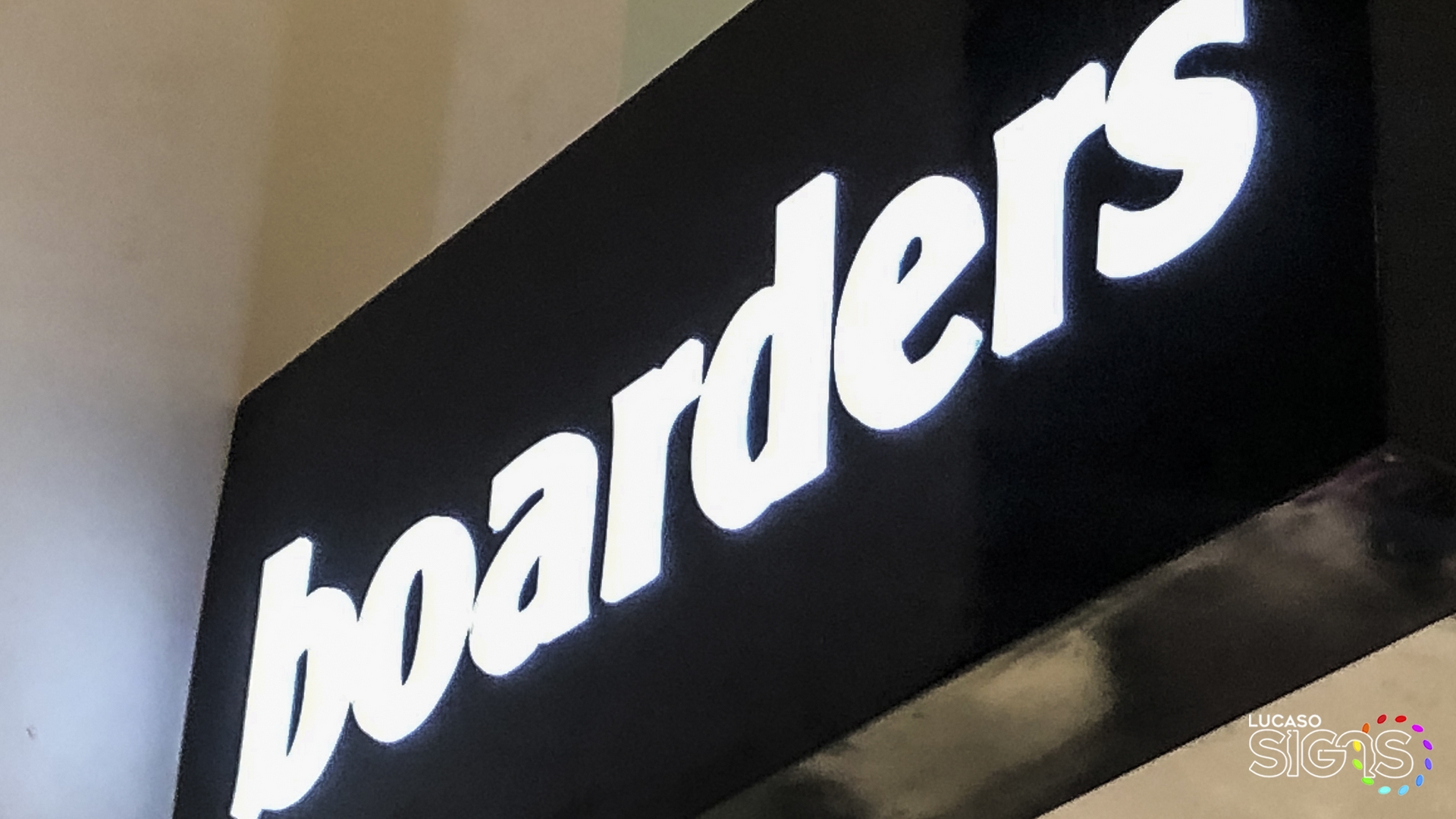 White push through custom blade by Lucaso Signs