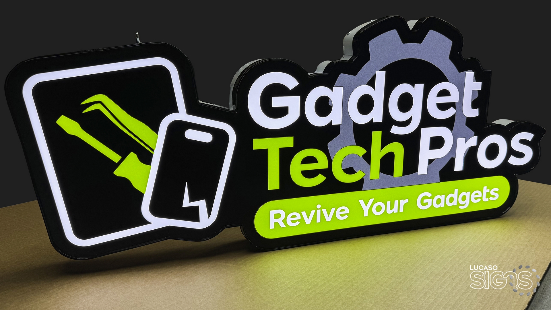 Custom Signage shaaped Logos Illuminated